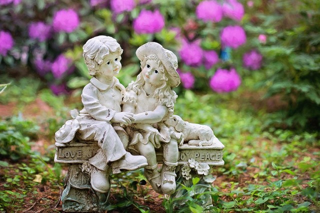 Choisir des statues en résine pour mettre en valeur son jardin