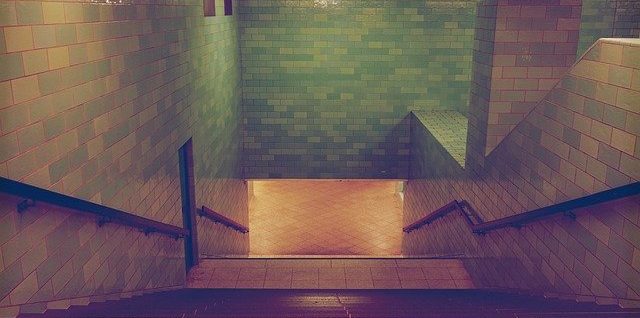 Escalier pour une cave : quel matériau choisir ?