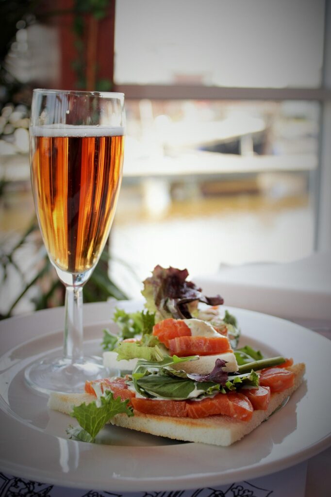 découvrez l'art culinaire sous son meilleur jour avec notre sélection gastronomique. plongez dans un monde de saveurs exquises et de créations culinaires innovantes, où chaque plat raconte une histoire et révèle le savoir-faire d'un chef passionné.