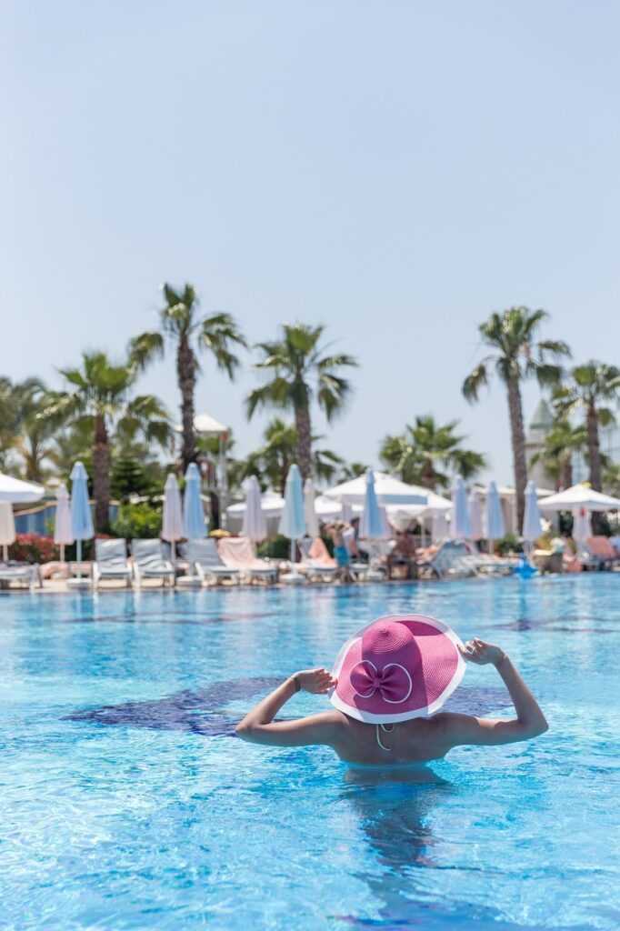 découvrez la beauté et le confort d'une piscine lagon, une oasis de détente au design naturel. plongez dans des eaux cristallines entourées de paysages luxuriants, idéal pour se ressourcer et profiter de moments inoubliables en famille ou entre amis.