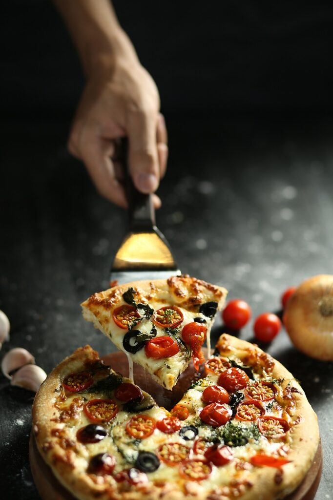découvrez nos délicieuses pizzas à emporter, préparées avec des ingrédients frais et de qualité. profitez d'une expérience savoureuse chez vous grâce à notre service de takeaway pizza rapide et efficace.