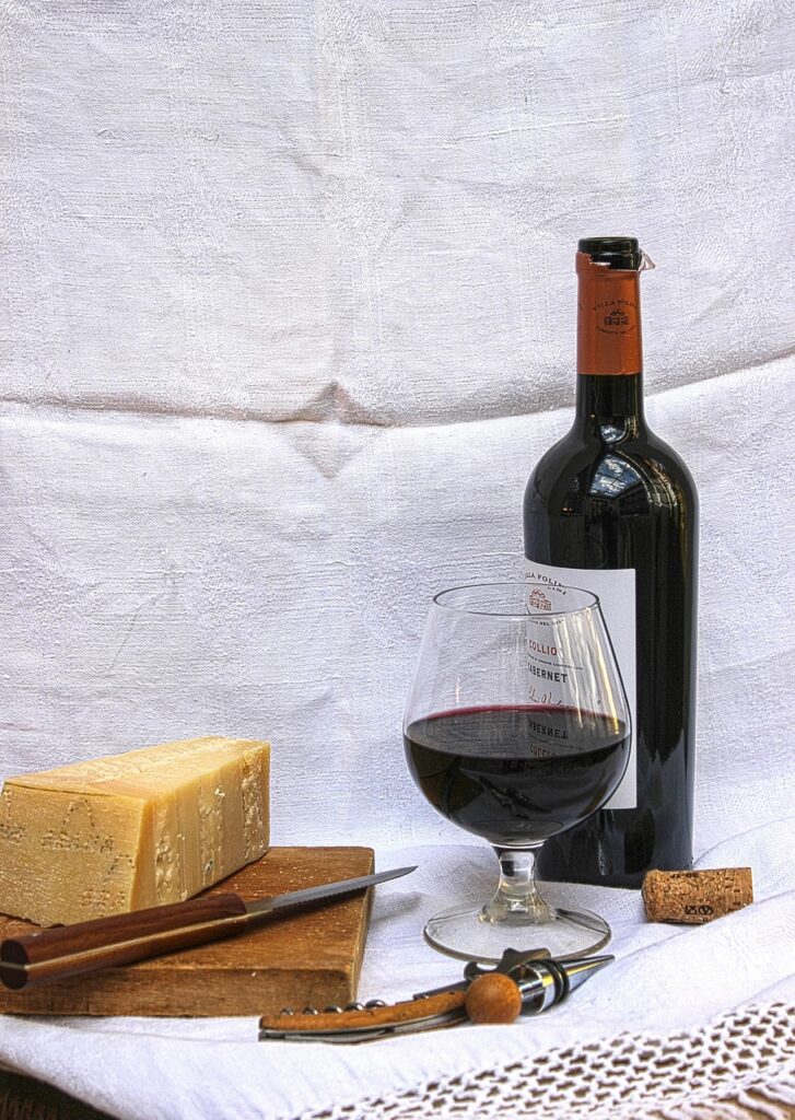 découvrez l'art de la dégustation de vin avec nos conseils experts, explorez différentes régions viticoles et savourez des crus d'exception.