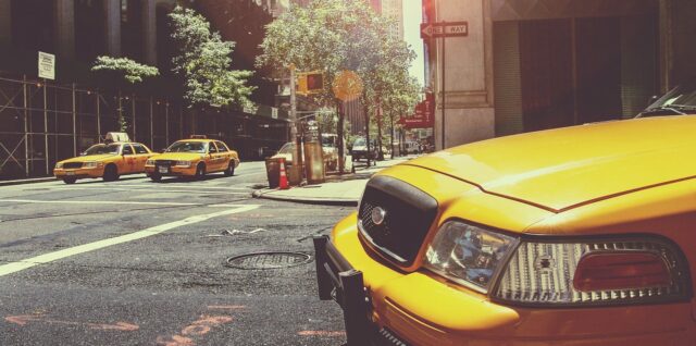 découvrez nos tarifs compétitifs pour les services de taxi, offrant confort et fiabilité pour tous vos déplacements.