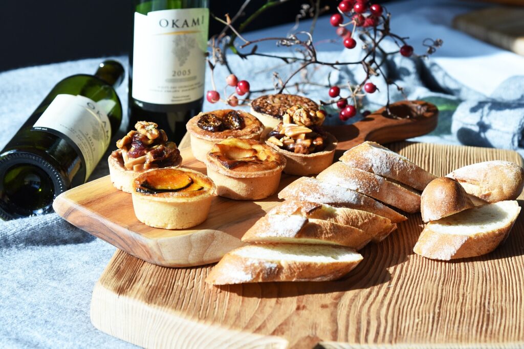 découvrez l'harmonie parfaite entre pain artisanal et vin raffiné dans notre sélection exclusive, pour des moments gourmands inoubliables.