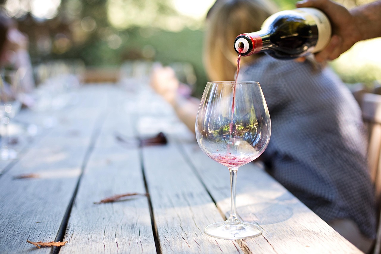 découvrez l'art d'associer mets et vins pour sublimer chaque repas avec nos conseils d'experts en accords food and wine.
