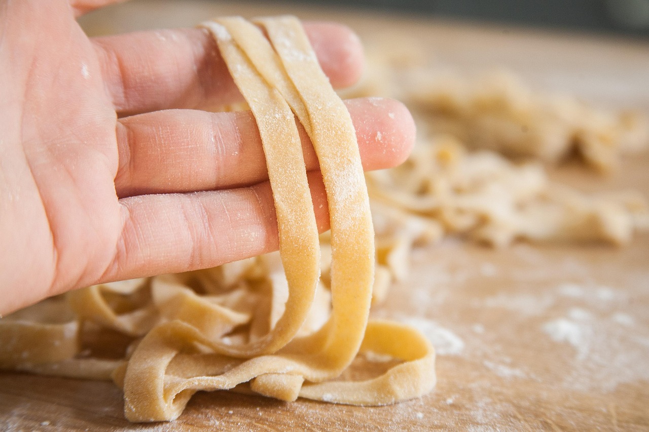 découvrez nos pâtes fraîches artisanales, préparées avec des ingrédients de qualité pour un goût authentique et une texture parfaite.