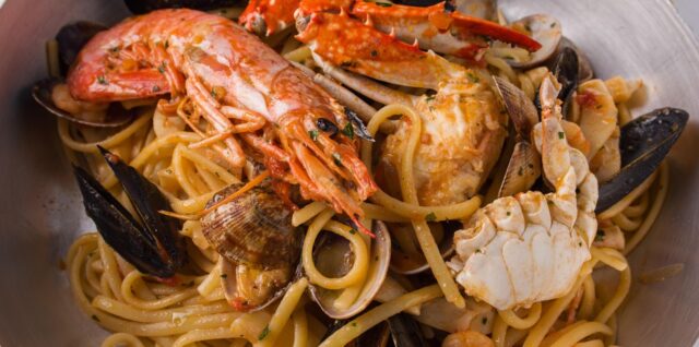 découvrez les plats traditionnels lyonnais à base de morceaux d’abats, une spécialité culinaire riche en saveurs et en histoire.