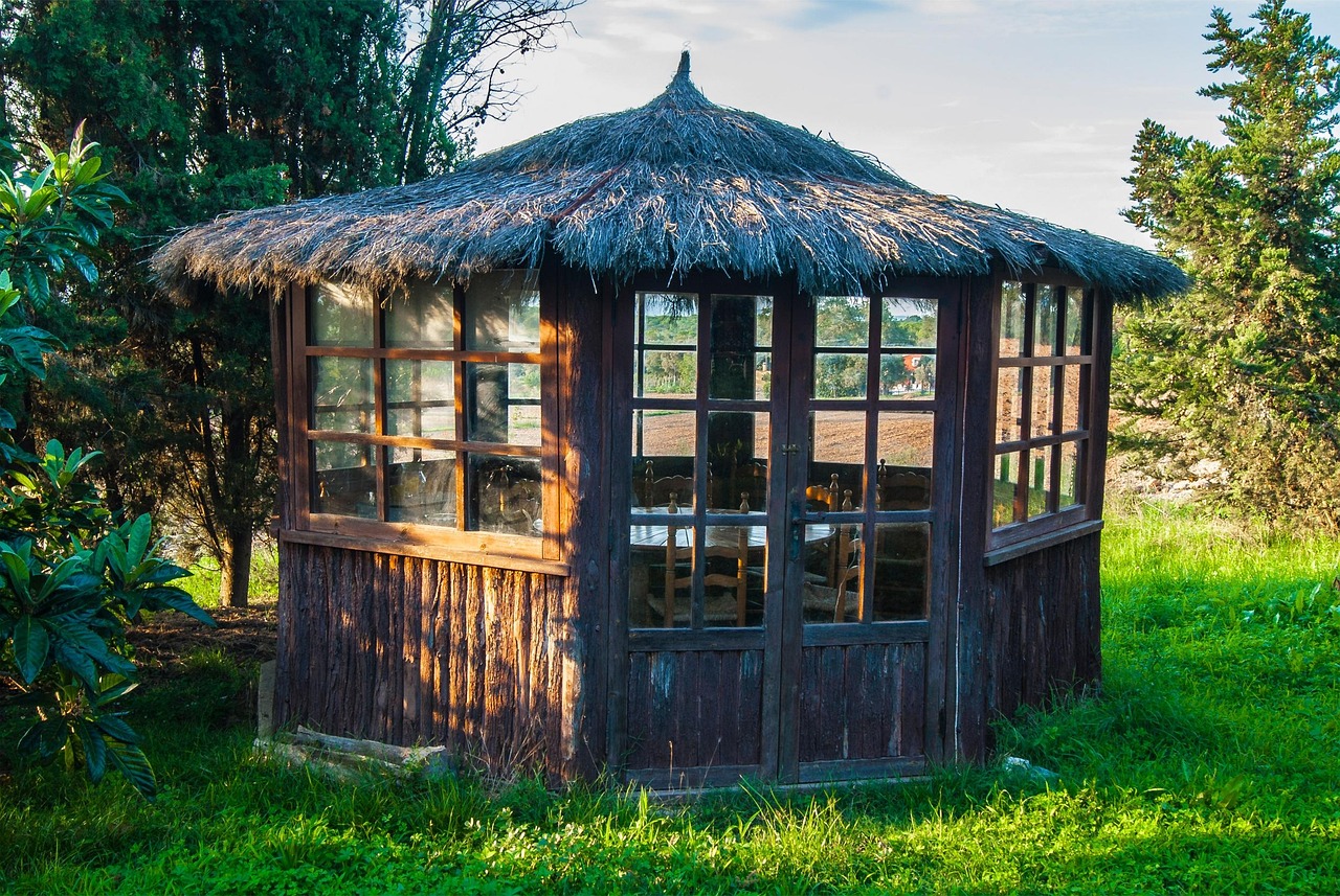 découvrez notre pergola professionnelle alliant élégance et durabilité, idéale pour sublimer vos espaces extérieurs tout en offrant confort et protection.