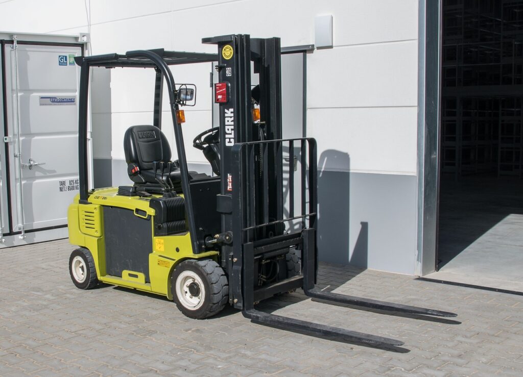 louez un chariot élévateur adapté à vos besoins : découvrez des solutions flexibles, fiables et économiques pour vos chantiers et opérations logistiques.